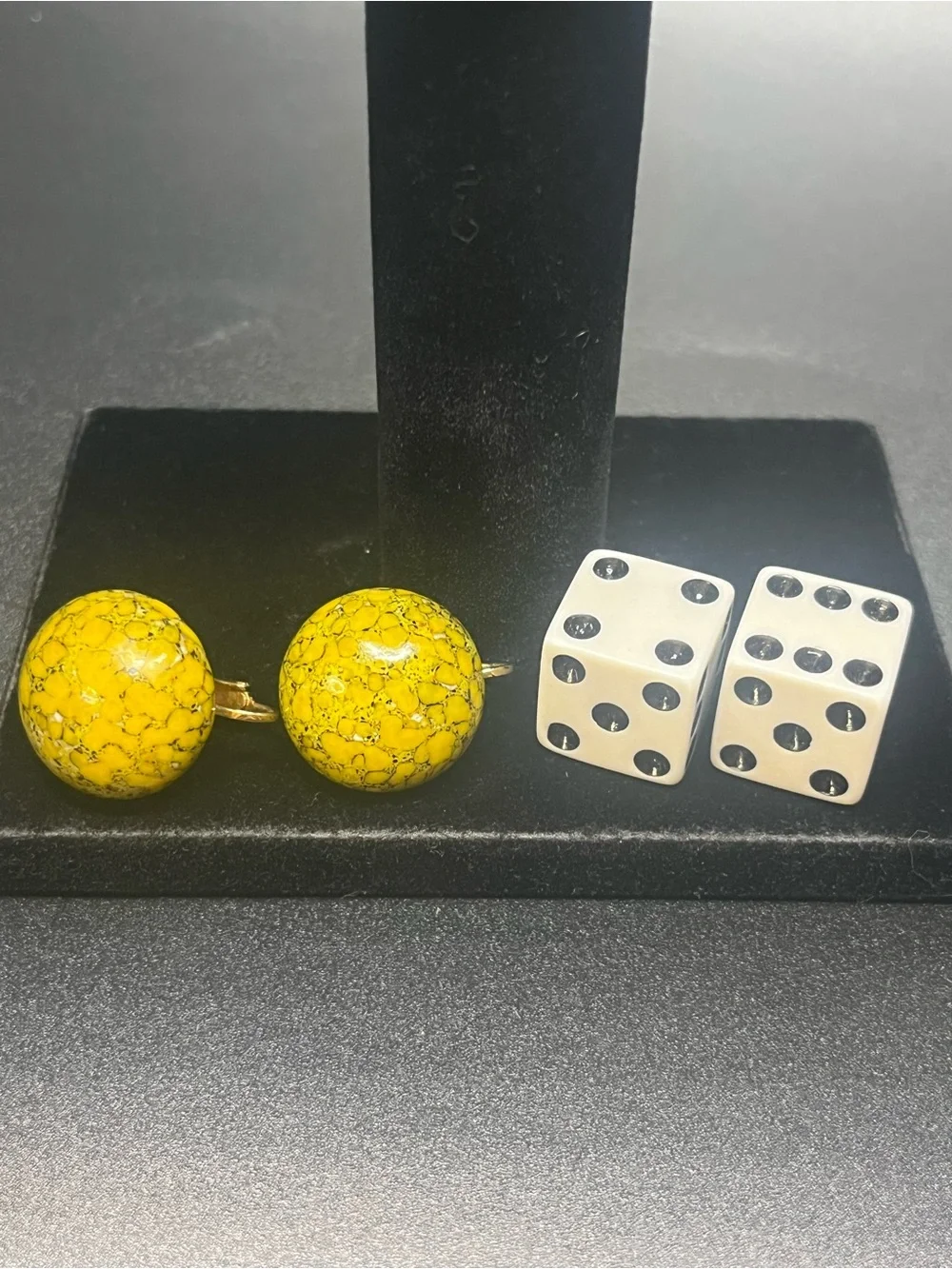 Vintage Yellow Art Glass Dome Clip On Earrings Murano Style Gold Tone